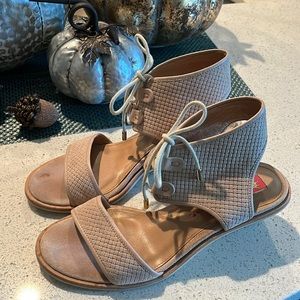 Elaine Turner Leather and Suede Wedge Sandals 8.5.